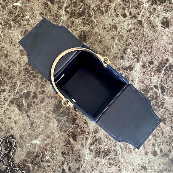 ✨Host Pick✨Pearl & Floral Bag - Picture 7 of 14